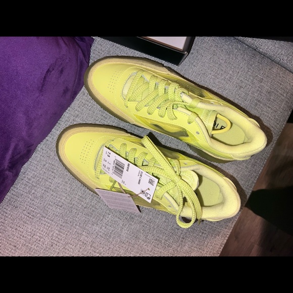 Club C Cardi - Picture 4 of 5